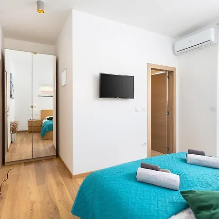 Holiday home Ferienhaus Mit Privatpool Fur 10 Personen Ca 220 Qm In Pula, Istrien Istrische Riviera