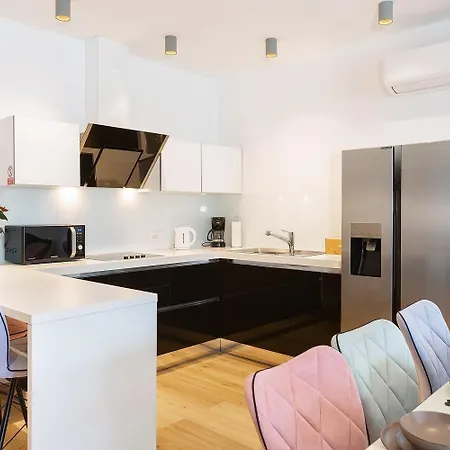Ferienhaus Mit Privatpool Fur 10 Personen Ca 220 Qm In Pula, Istrien Istrische Riviera *