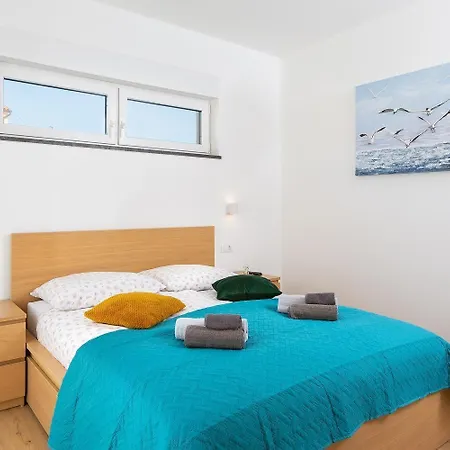 Ferienhaus Mit Privatpool Fur 10 Personen Ca 220 Qm In Pula, Istrien Istrische Riviera *