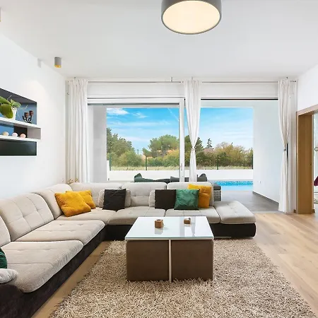 Ferienhaus Mit Privatpool Fur 10 Personen Ca 220 Qm In Pula, Istrien Istrische Riviera Holiday home Pula