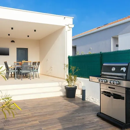 Ferienhaus Mit Privatpool Fur 10 Personen Ca 220 Qm In Pula, Istrien Istrische Riviera Pula