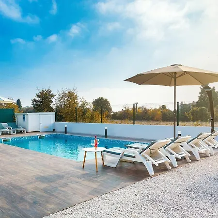 Ferienhaus Mit Privatpool Fur 10 Personen Ca 220 Qm In Pula, Istrien Istrische Riviera *